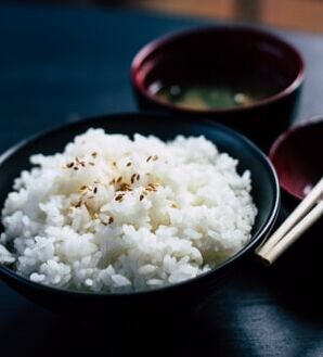 Comer arroz na dieta japonesa